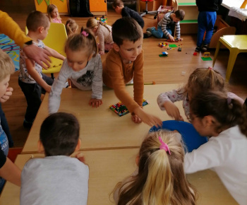 19.11.22025 Vianočné ozdoby v MŠ 1.Mája